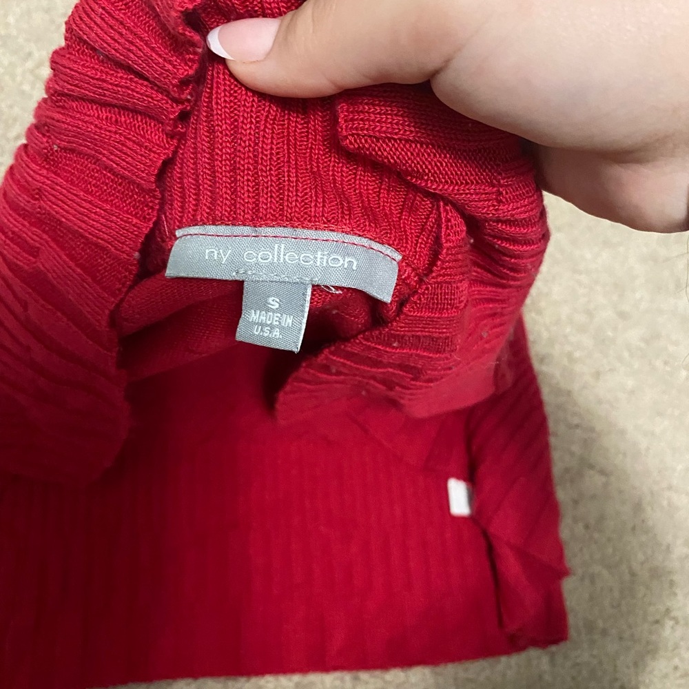 Cropped red short-sleeve knit jacket
